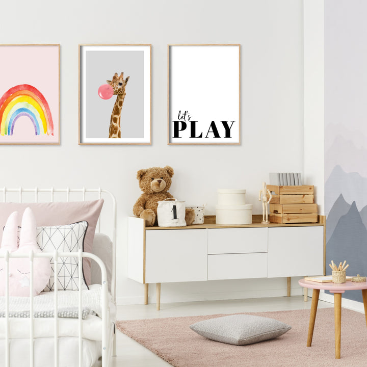 giraffe blowing bubble wall art in kids bedroom