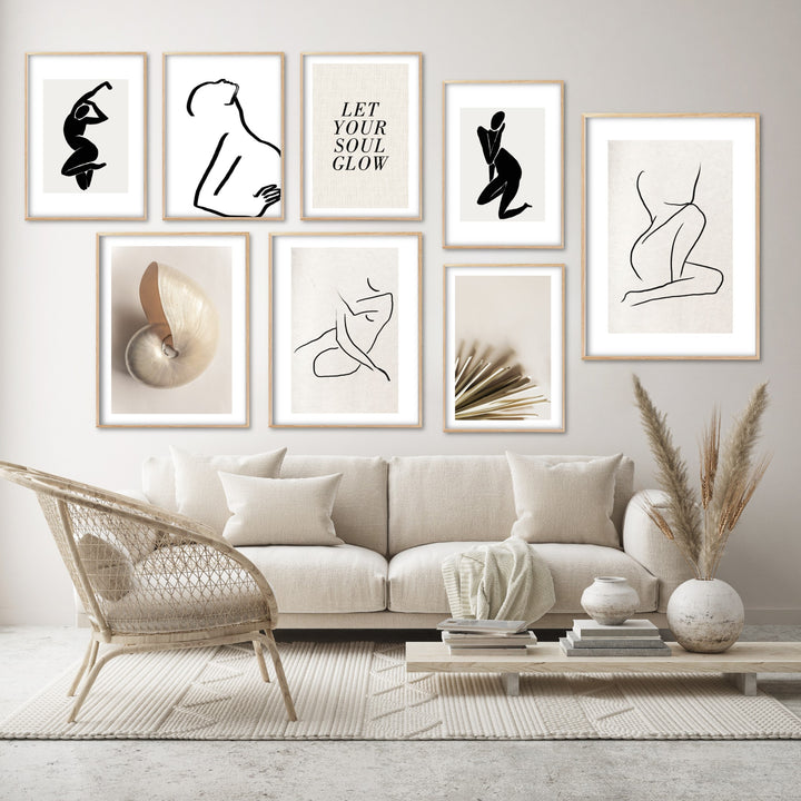 Print poster woman figure in black wall art in Light Grey decor living room